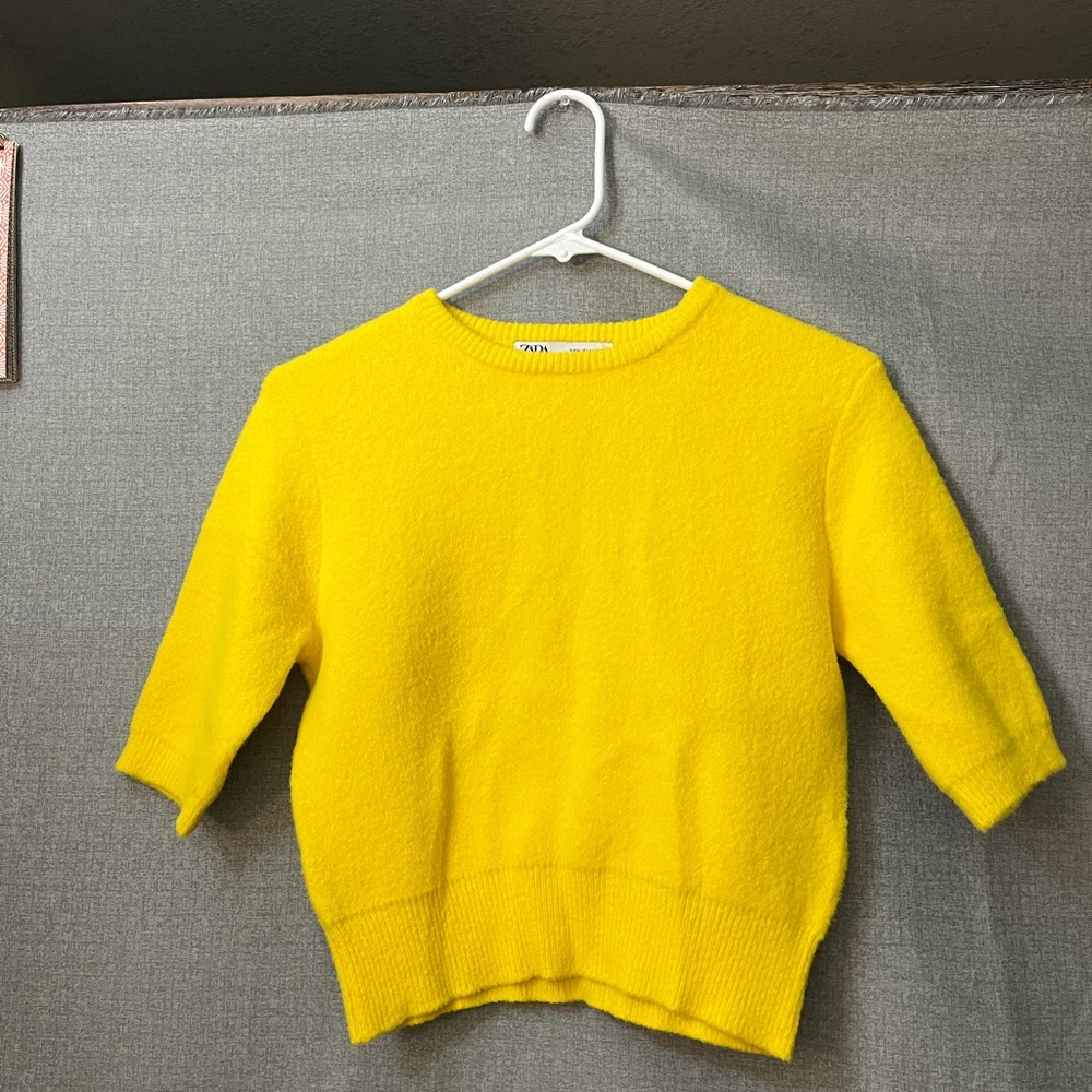 Zara Women's Bright Yellow Crew Neck Sweater
